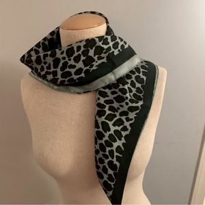 MULBERRY luxury brand silk scarf in green leopard animal print NEW NWT